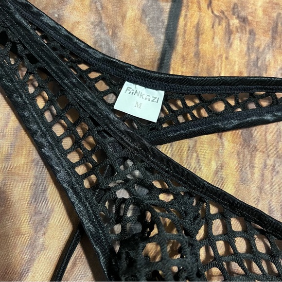 Mens mesh thong - Picture 7 of 14